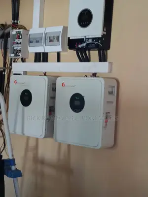 4 Kva 24v Hybrid Inverter 2 Bedroom Ush 1.5m Brand New