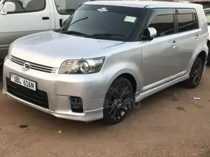 Toyota Corolla Rumion 2011 Silver