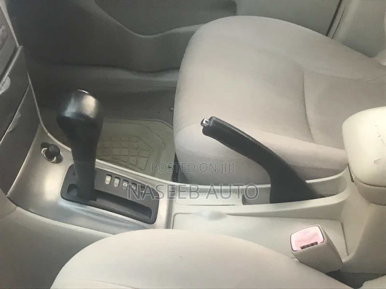 Toyota Corolla RunX 2006 Silver