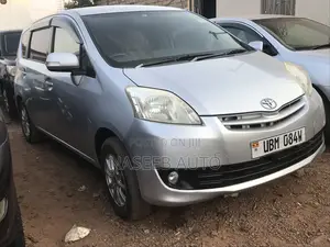 Toyota Passo Sette 2009 Silver