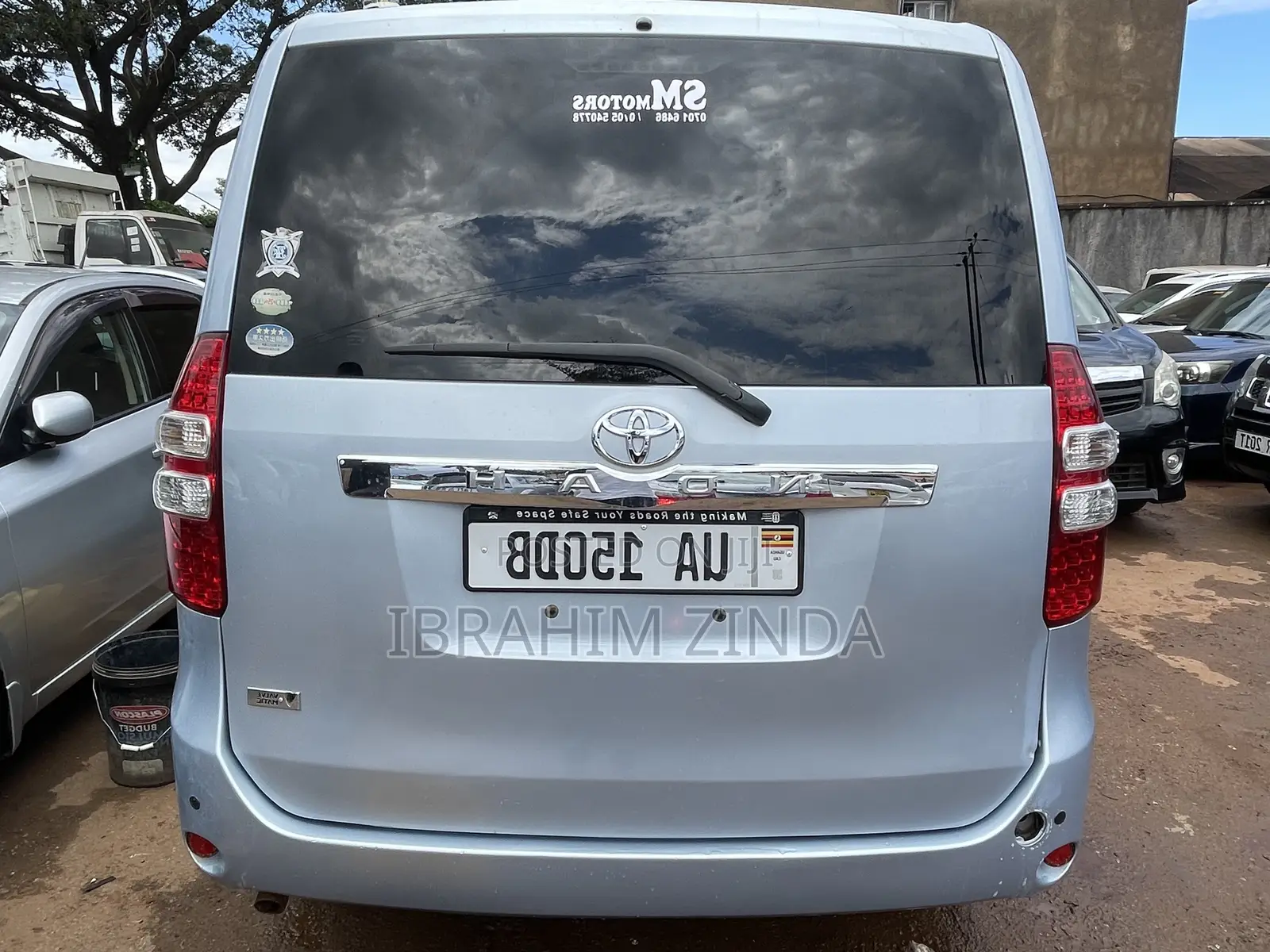 Toyota Noah 2.0 143hp AWD (8 Seater) 2011