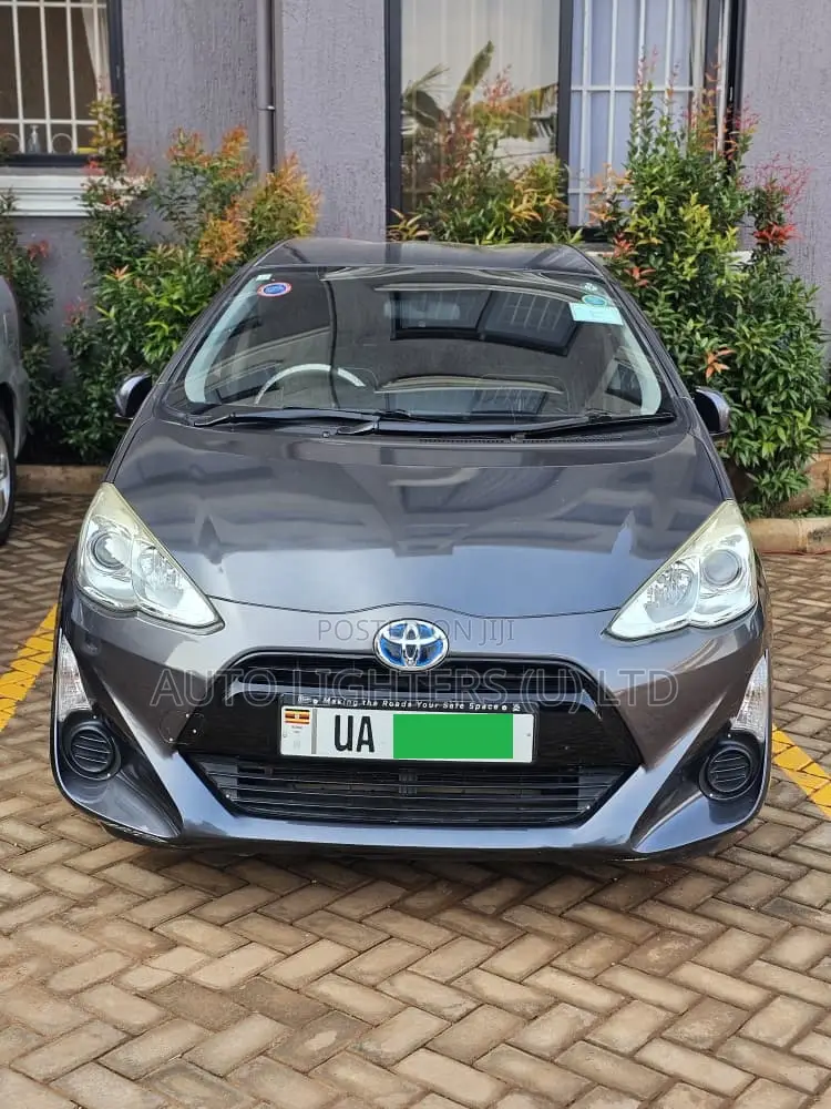 Toyota Aqua 2017 Gray