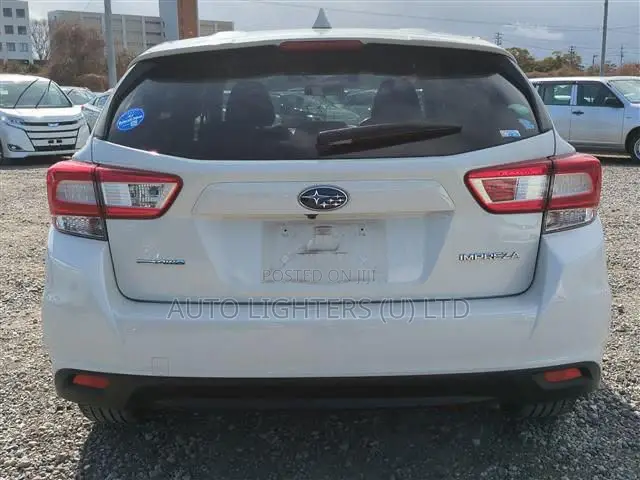 Subaru Impreza 2.0i AWD Hatchback 2017 White