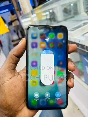 New Apple iPhone 11 Pro Max 256 GB Green