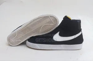 Nike Blazer Mid 77 Vintage Size 45eur/10uk/11us Available
Halla