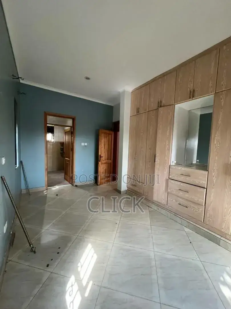 3bdrm Apartment in Salama Road, Central Division for rent