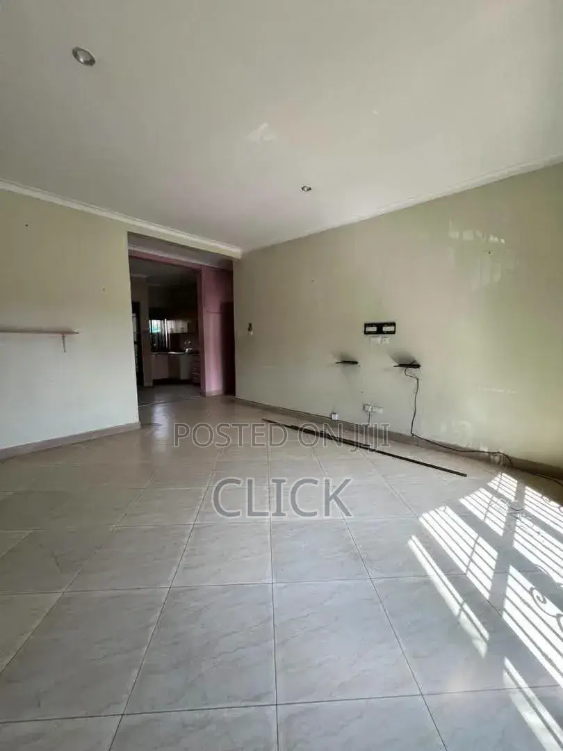 3bdrm Apartment in Salama Road, Central Division for rent