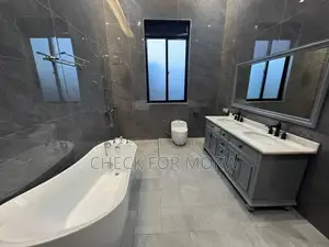 5bdrm Apartment in Bugolobi, Central Division for rent