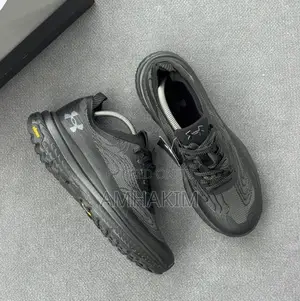 New Genuine Under Armour Vibram Trail Sneakers in Stock