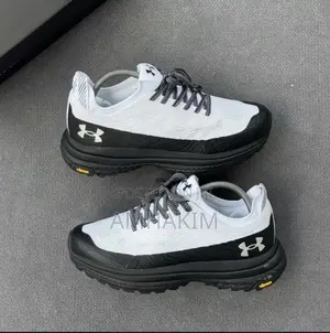 New Genuine Under Armour Vibram Trail Sneakers in Stock