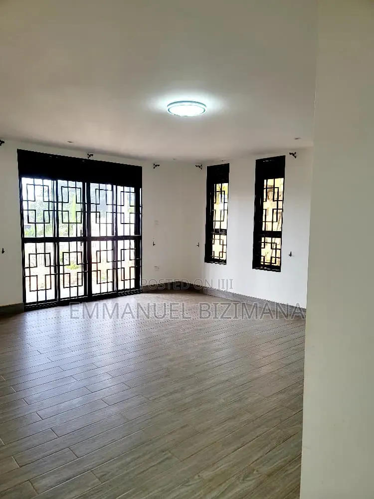 Furnished 5bdrm House in Bwerenga, Central Division for sale