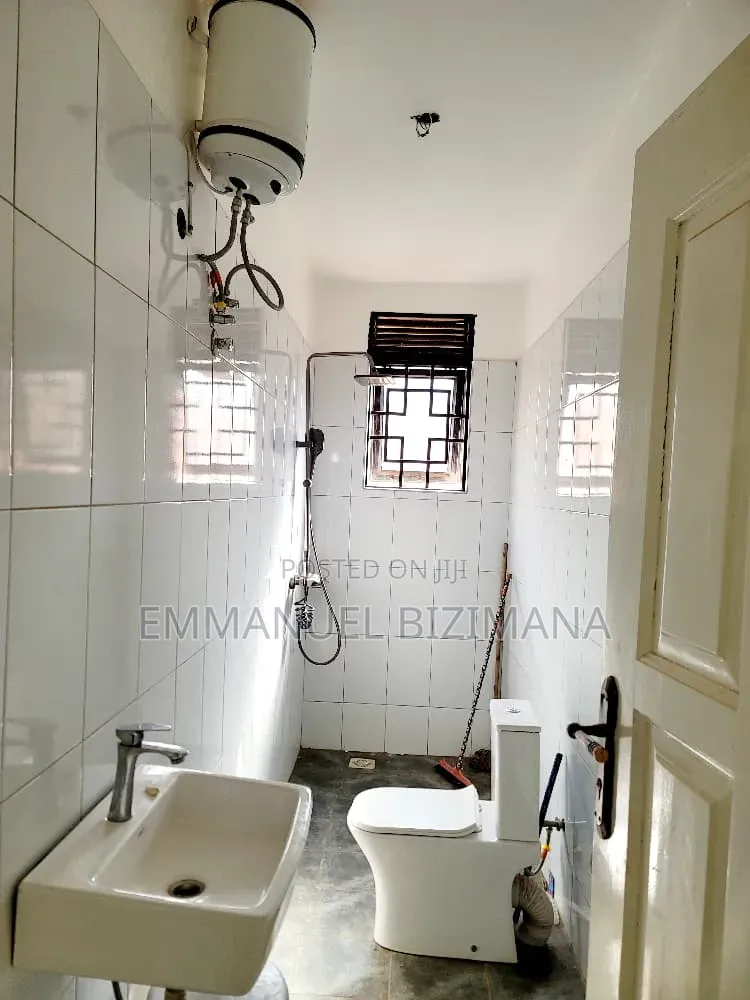 Furnished 5bdrm House in Bwerenga, Central Division for sale