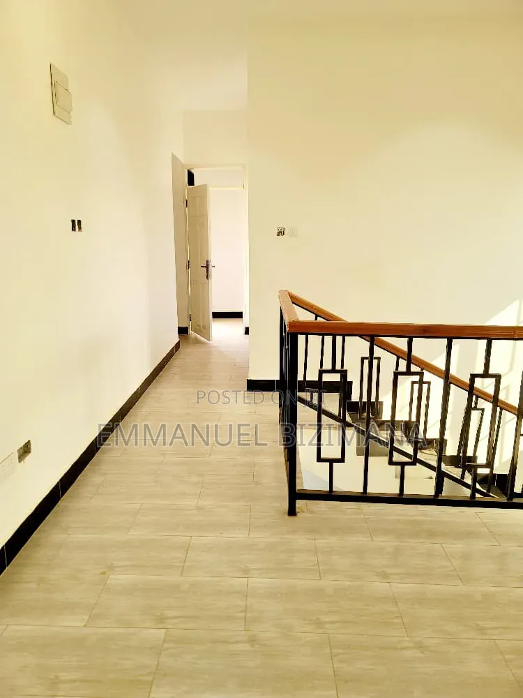 Furnished 5bdrm House in Bwerenga, Central Division for sale