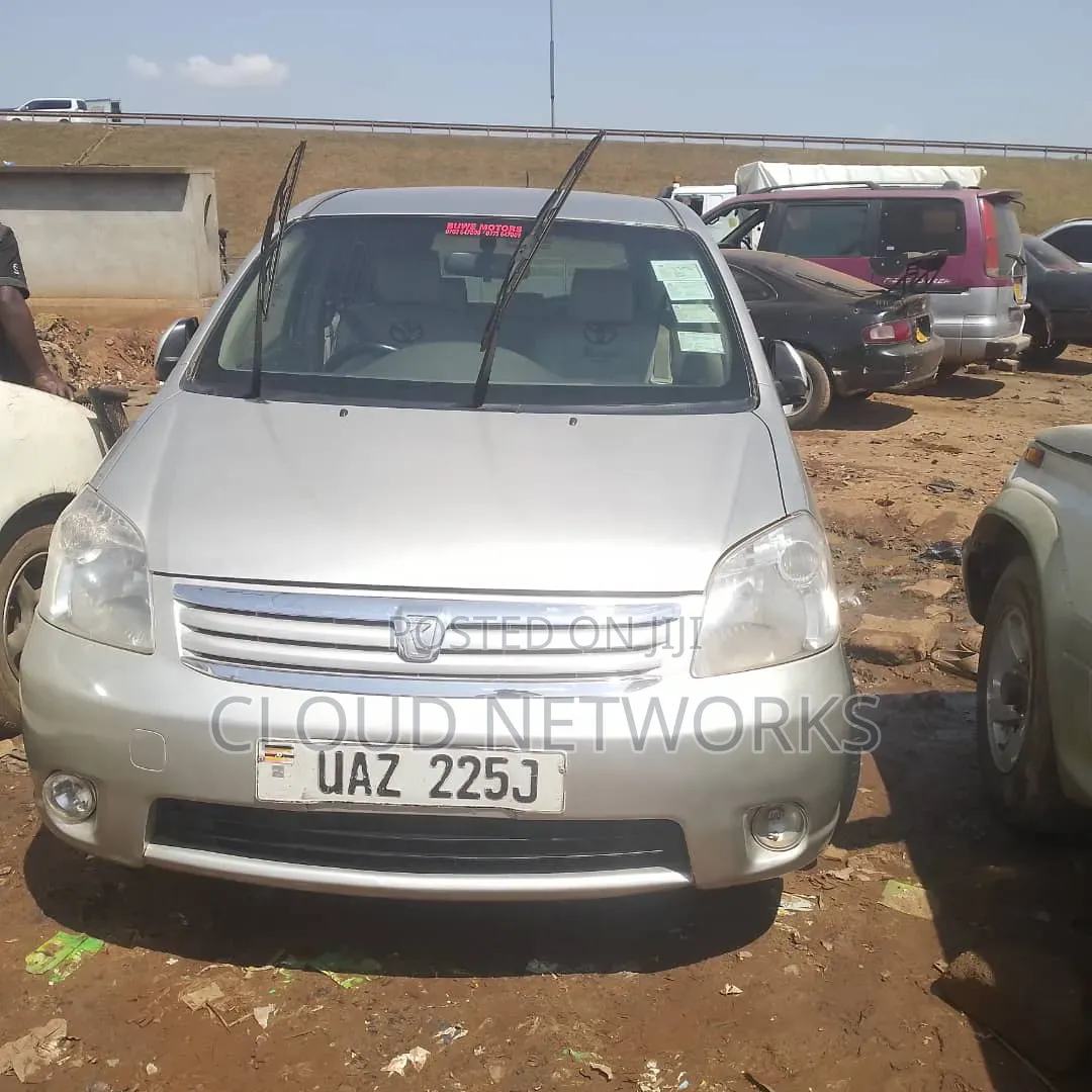 Toyota Raum 2007 Gold