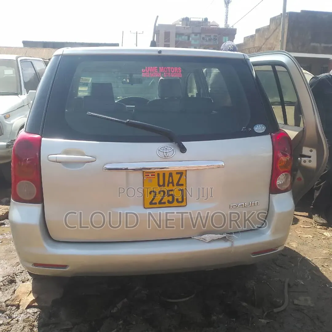 Toyota Raum 2007 Gold