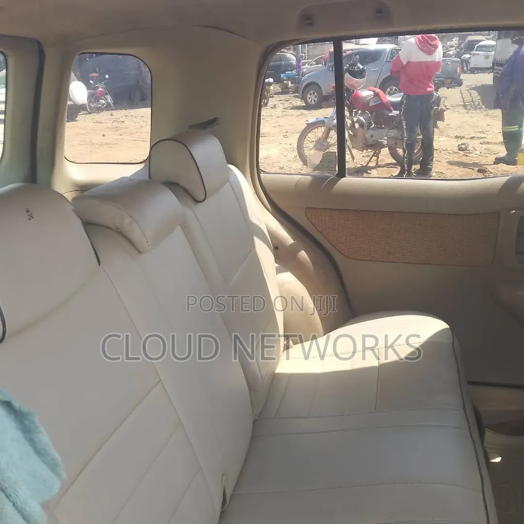Toyota Raum 2007 Gold