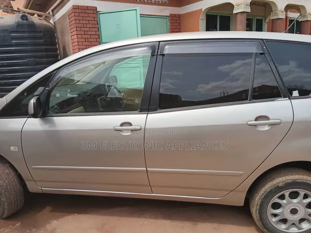 Toyota Corolla Spacio 2004 Gold
