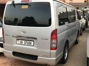 Toyota HiAce 2011 Silver