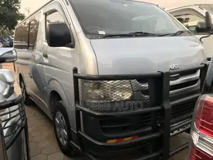 Toyota HiAce 2010 Silver