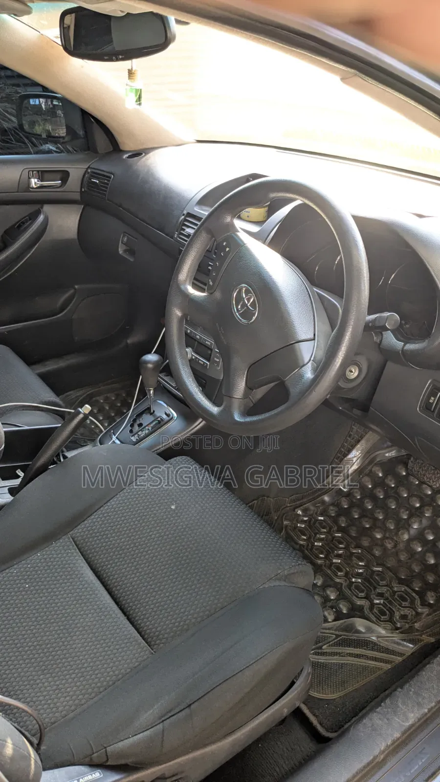 Toyota Avensis 2006 Ivory