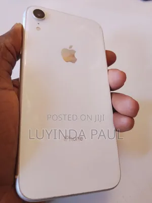 Apple iPhone XR 64 GB White