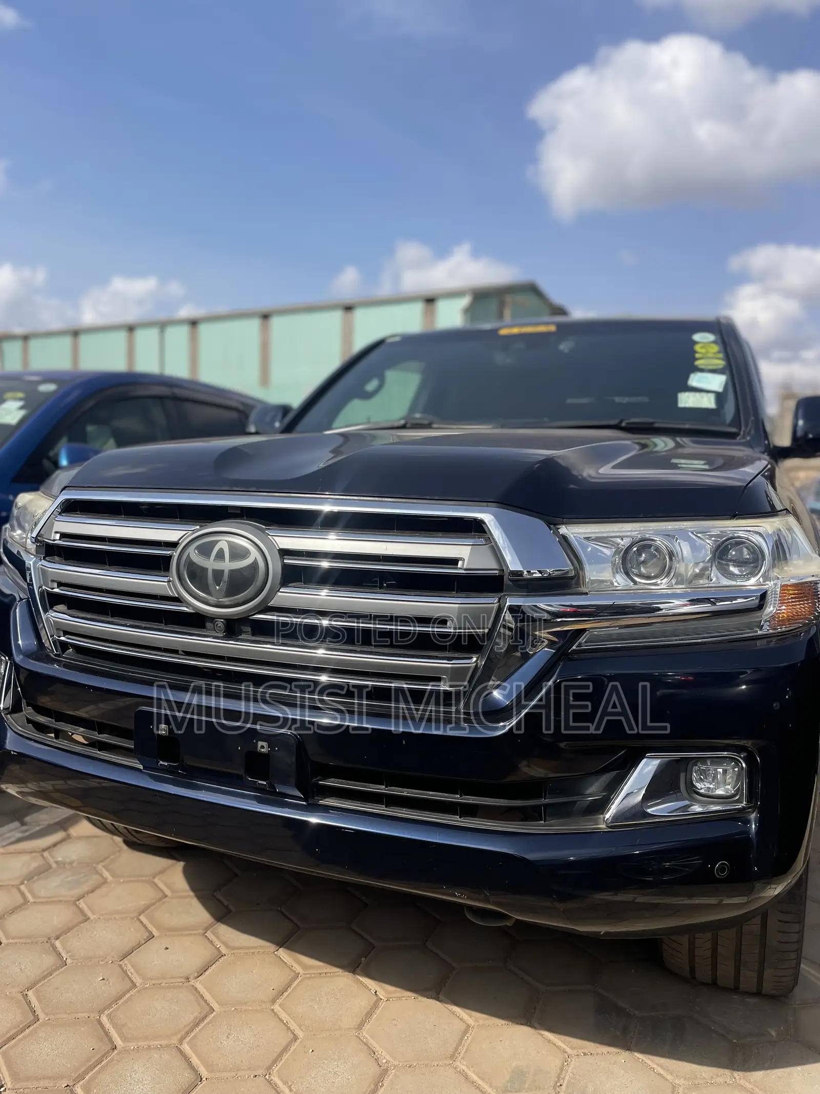Toyota Land Cruiser 4.6 V8 ZX 2018 Blue