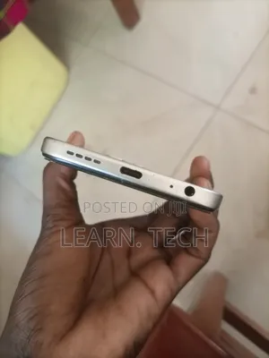 Infinix Hot 50i 128 GB Silver