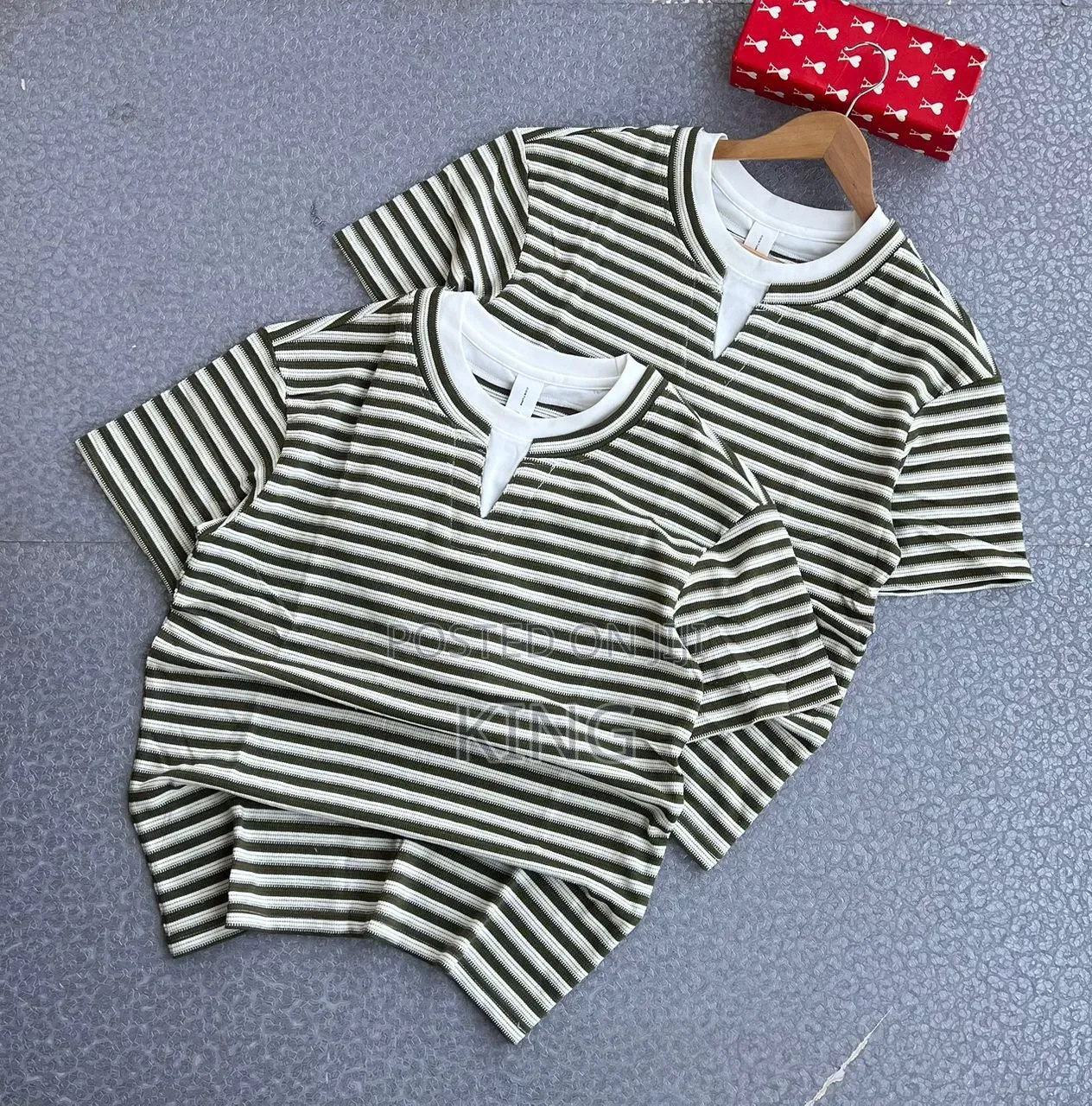 Crewneck Short-Sleeve Graphics T-Shirts