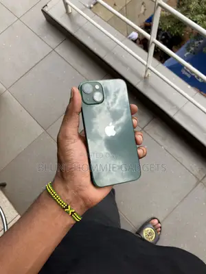 Apple iPhone 13 128 GB Green