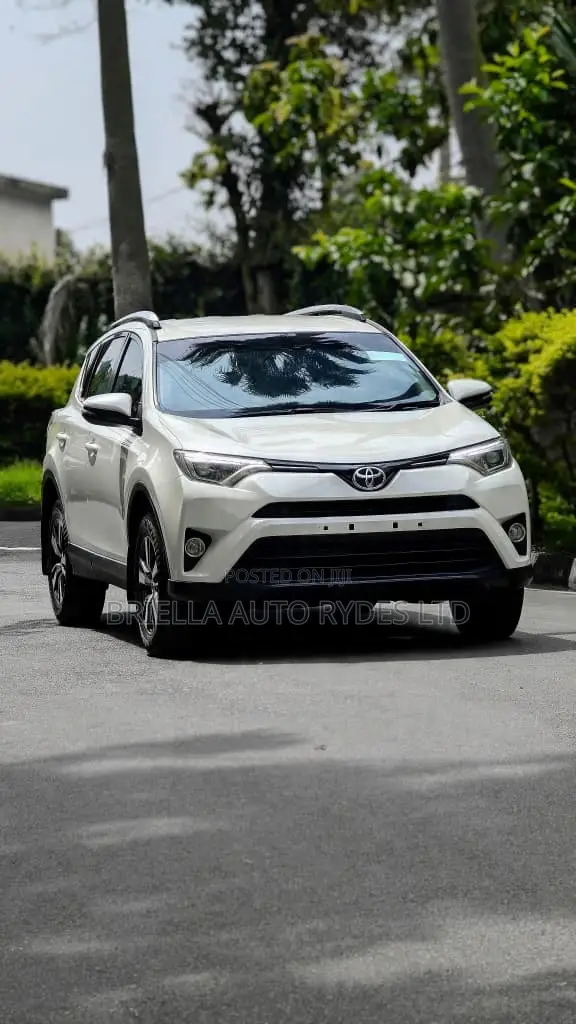 Toyota RAV4 2016 Off white