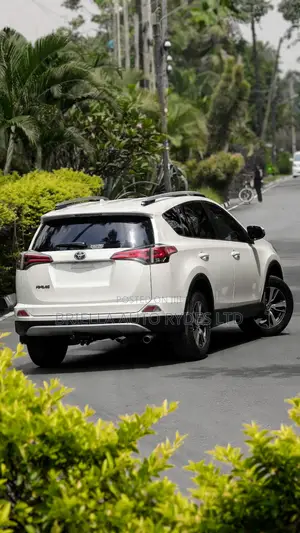 Toyota RAV4 2016 Off white