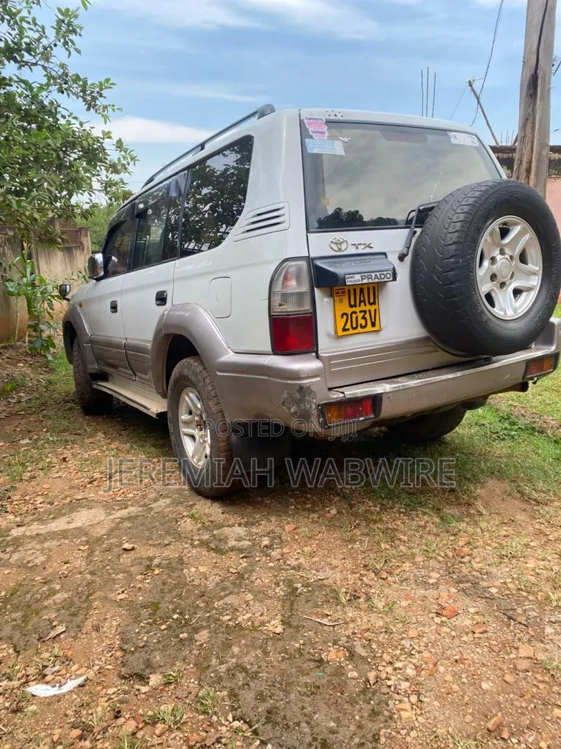 Toyota Land Cruiser Prado 2001 Pearl