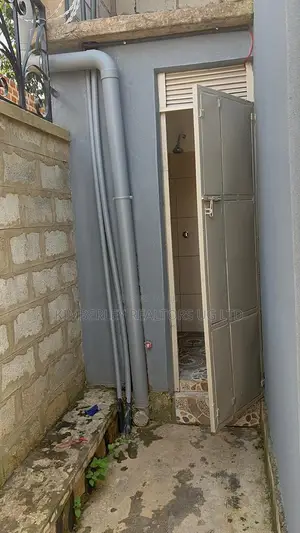 4bdrm Duplex in Division A for sale