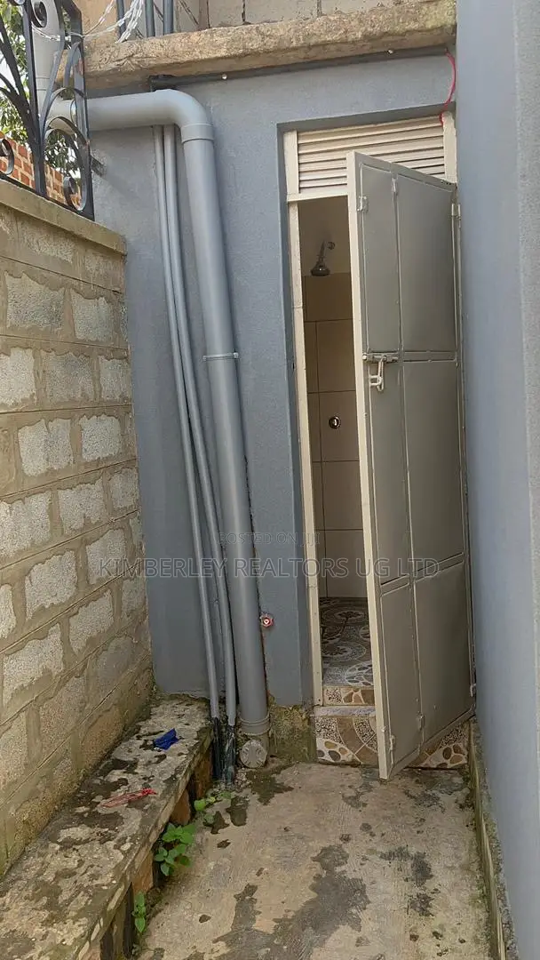 4bdrm Duplex in Division A for sale