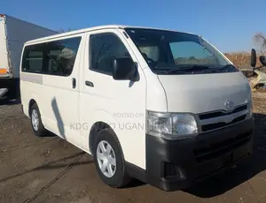 Toyota HiAce 2011