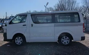 Toyota HiAce 2011