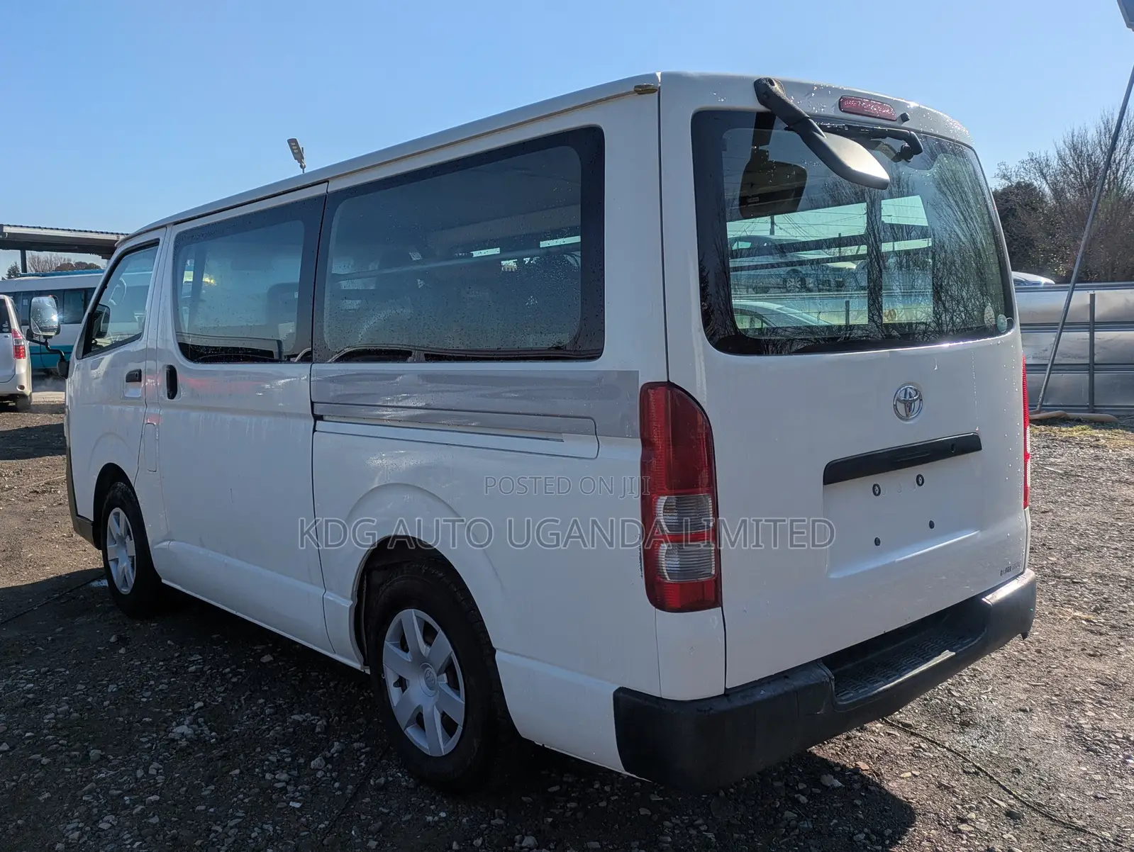 Toyota HiAce 2011