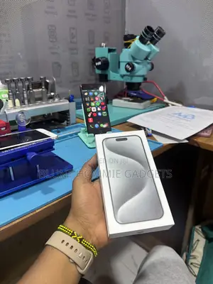 New Apple iPhone 15 Pro Max 256 GB White