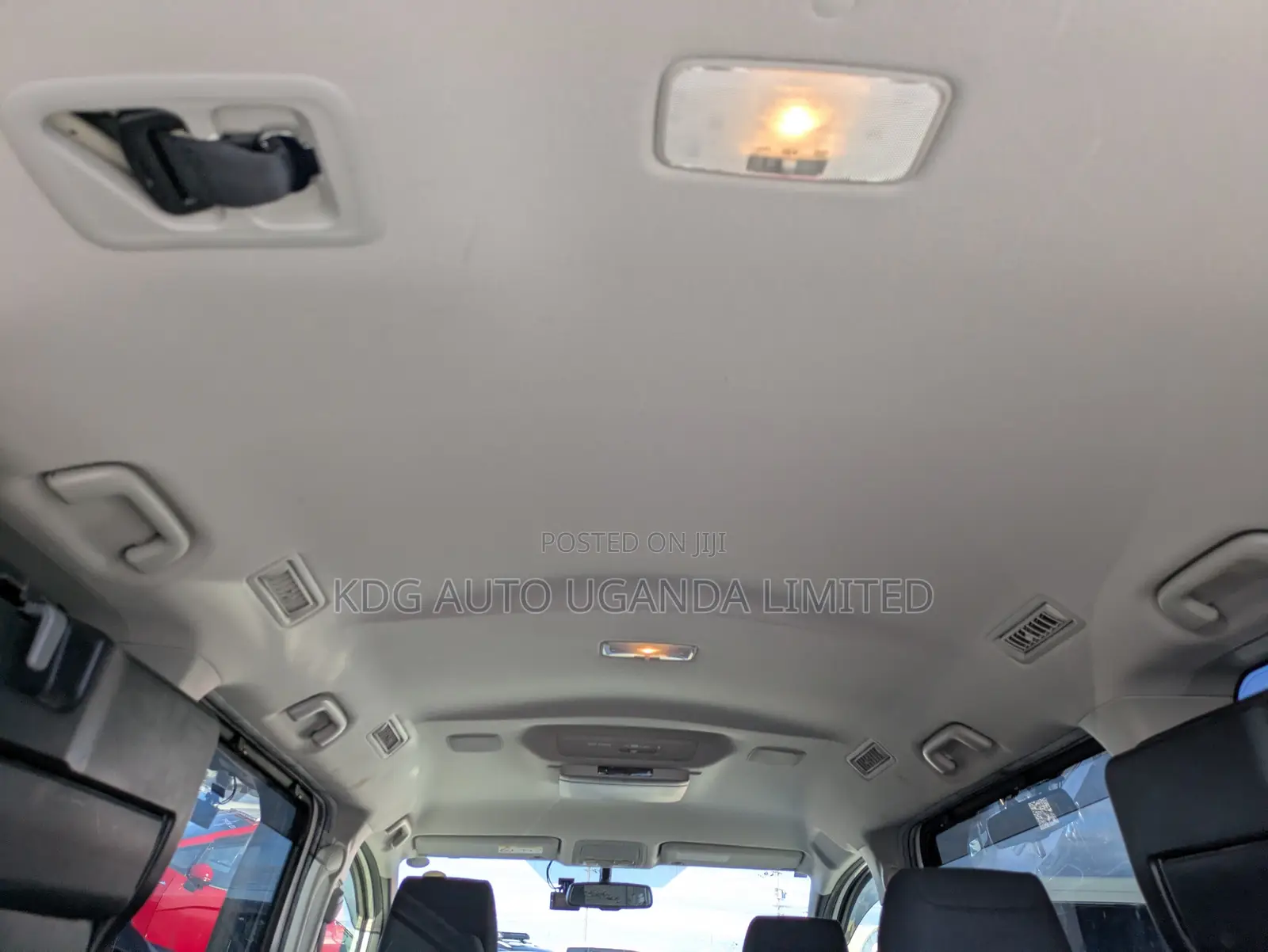 Toyota Noah 2.0 FWD (7 Seater) 2014 White