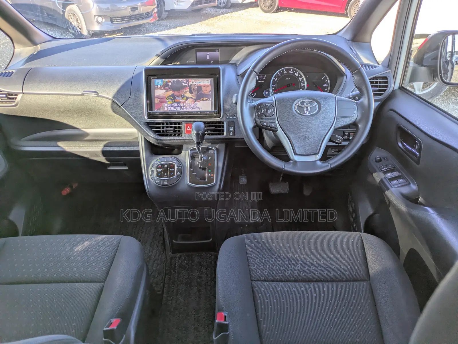 Toyota Noah 2.0 FWD (7 Seater) 2014 White