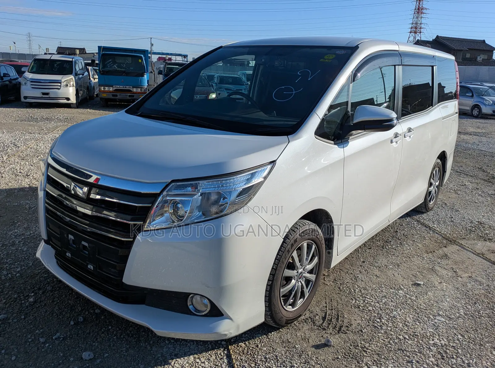 Toyota Noah 2.0 FWD (7 Seater) 2014 White