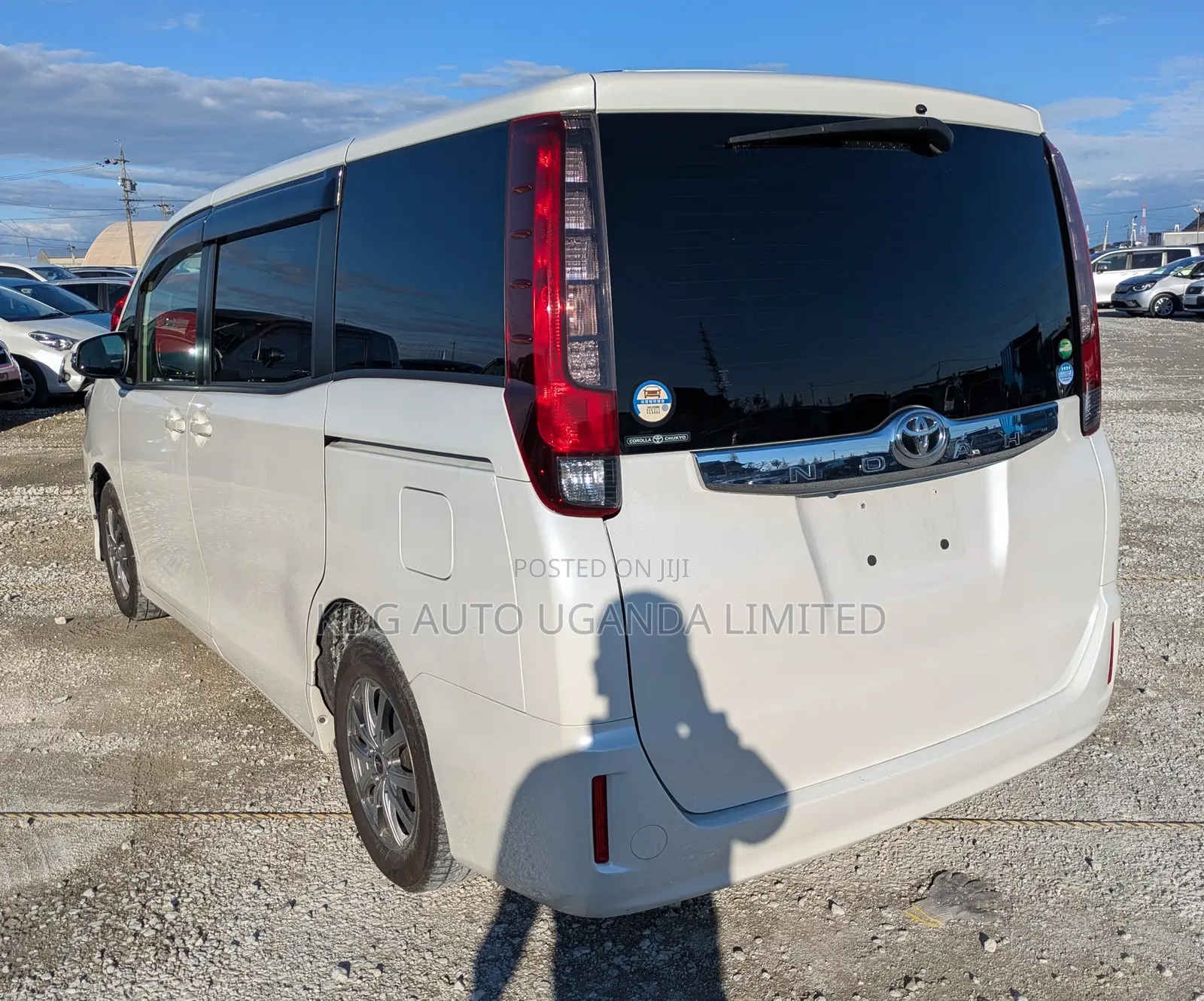 Toyota Noah 2.0 FWD (7 Seater) 2014 White