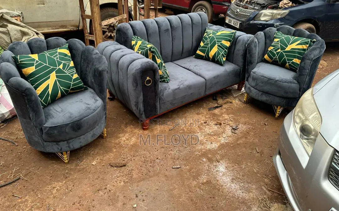 Flower Sofa + the 2seater Kno Cushions