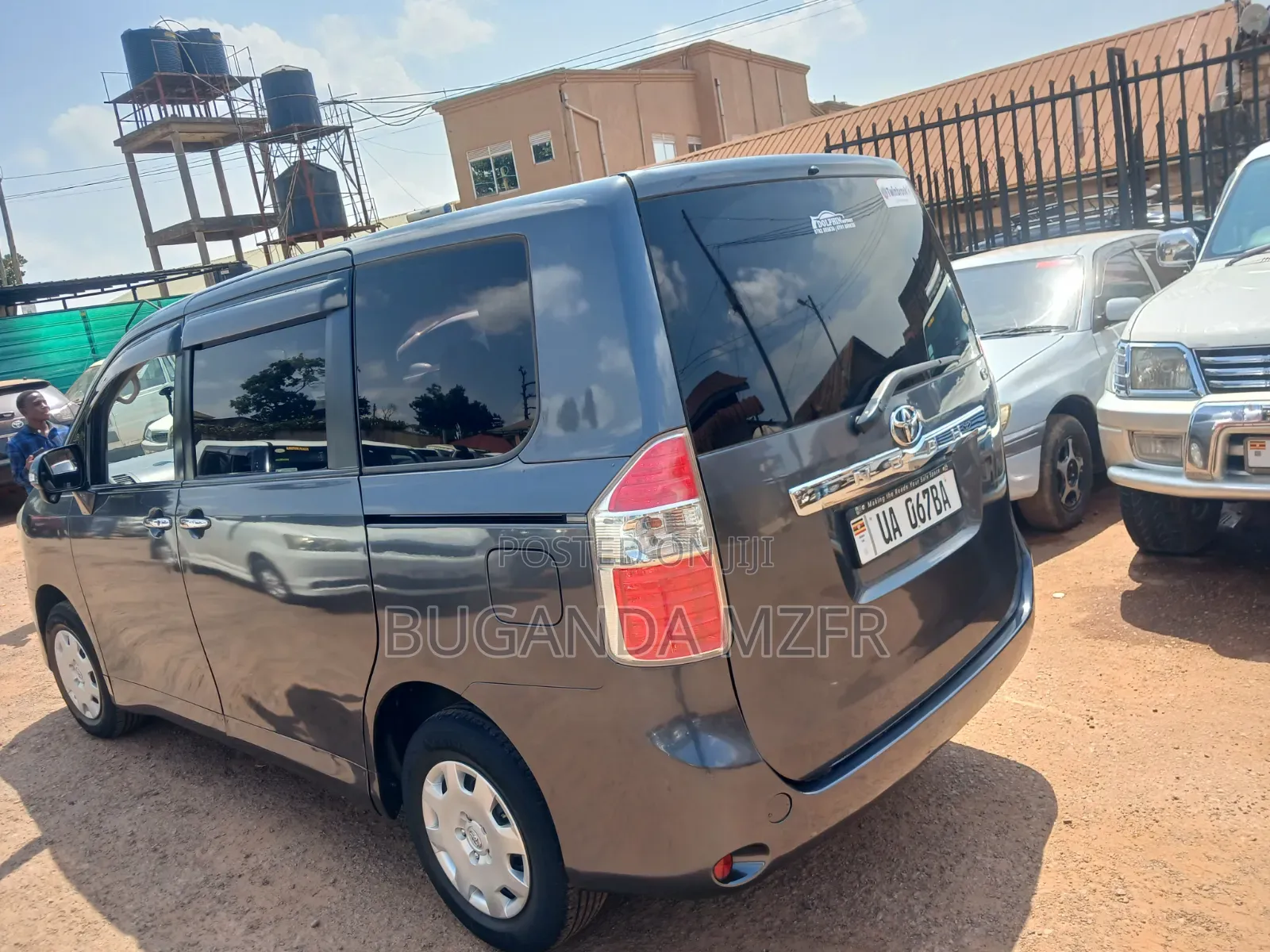 Toyota Noah 2010 Gray