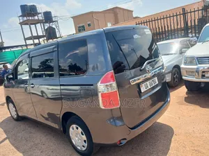 Toyota Noah 2010 Gray