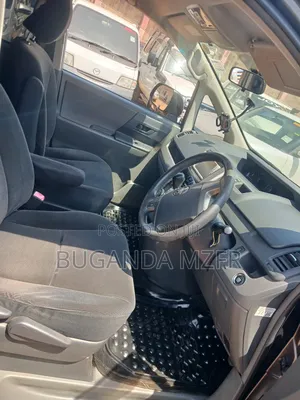 Toyota Noah 2010 Gray