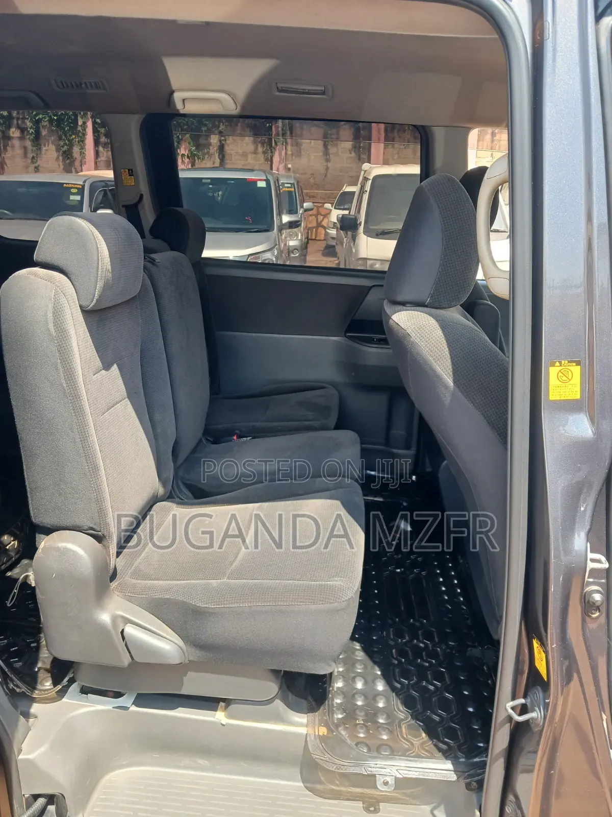 Toyota Noah 2010 Gray
