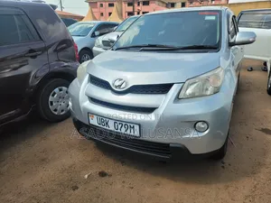 Toyota IST 2009 Silver