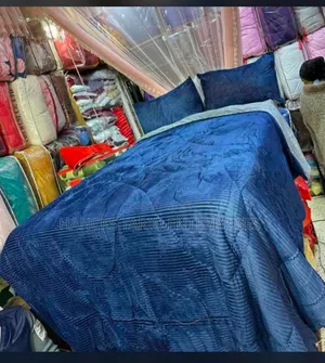 Luxurious Deep Green Ribbed Velvet Bedspread Set – Elegant Bedding