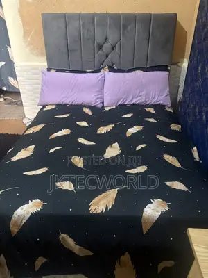 4x6 Luxury Bed , Perfect Condition, Gray in Color.